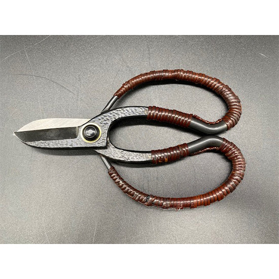 Flower scissors "type KORYU" with rattan