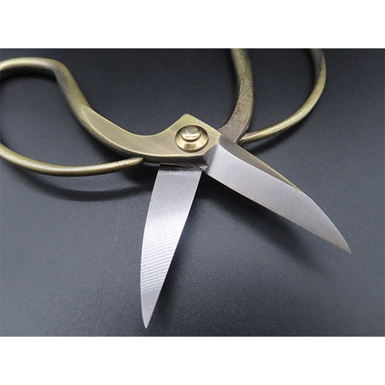 Bronze gardening scissors