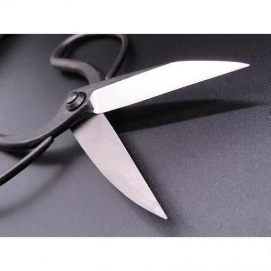 Long blade gardening scissors