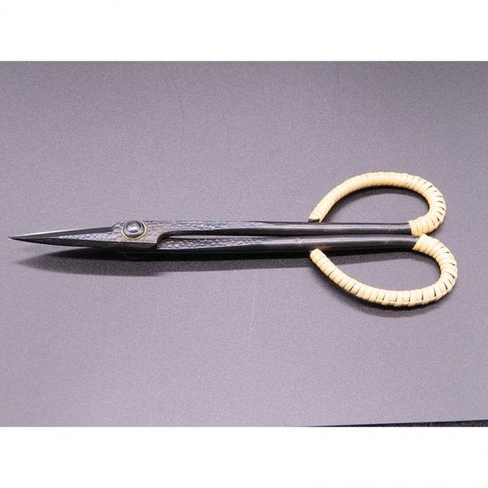 Twig scissors with rattan weave